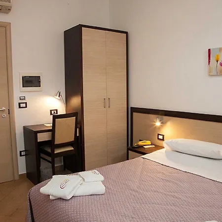 阿尔伯戈佩尔塞奥酒店 3* Portopalo Di Capo Passero
