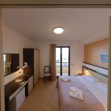 Perseo 3* Portopalo Di Capo Passero